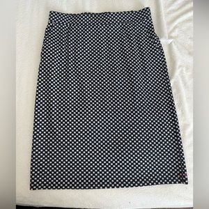 Loft size Medium Casual Navy Blue Pattern Pencil Skirt.